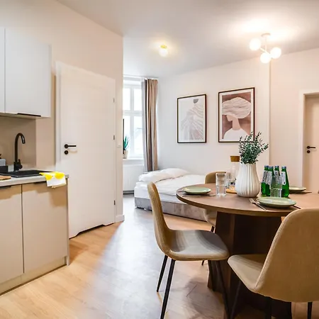 Apartman Z Balkonem Kamienica Przy R Lazarskim
