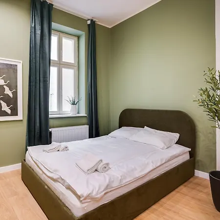 Z Balkonem Kamienica Przy R Lazarskim Apartman