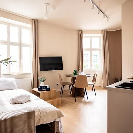 Apartman Z Balkonem Kamienica Przy R Lazarskim