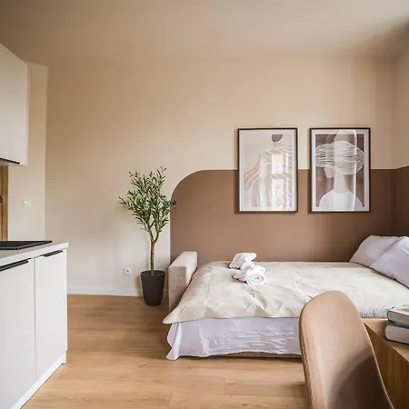 Z Balkonem Kamienica Przy R Lazarskim Apartman *